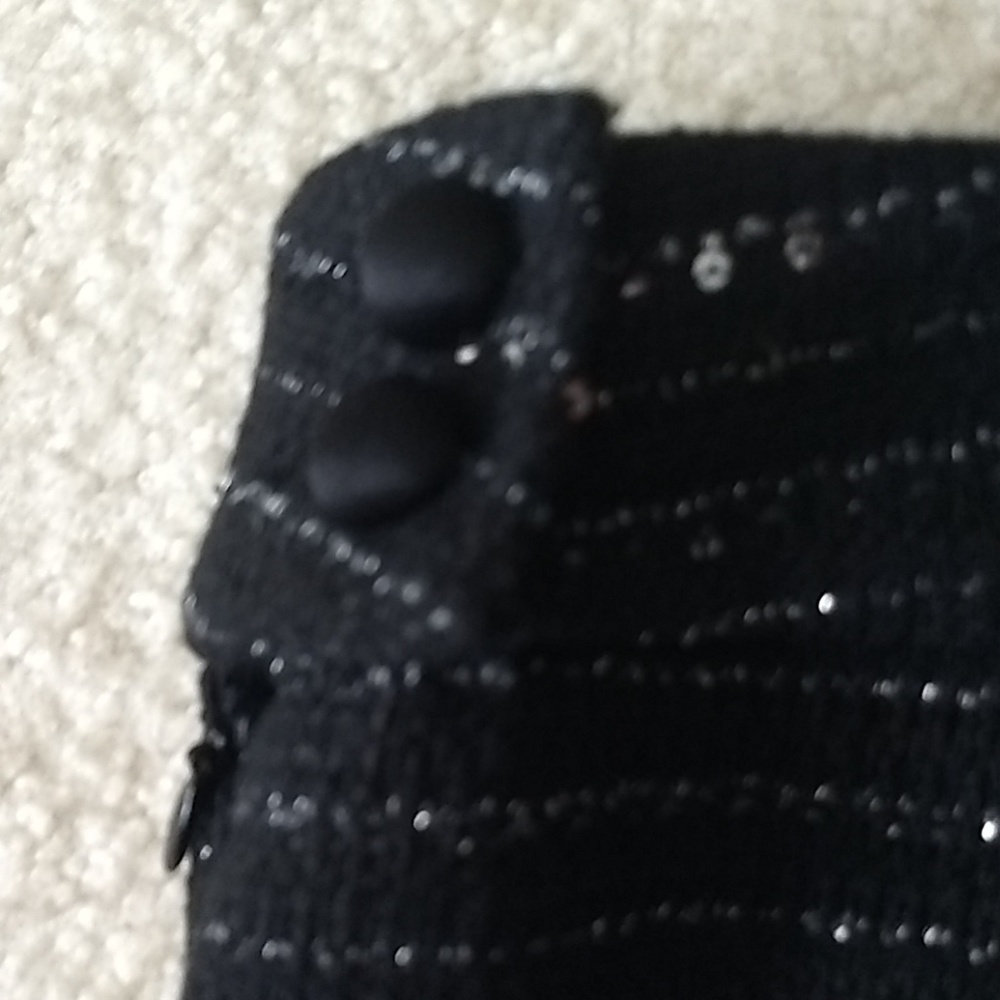Limited Skirt - Picture 4 of 8